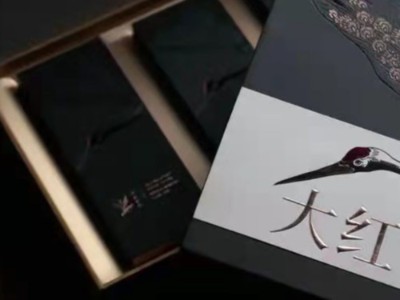 黑色系茶葉包裝盒，簡約而不失高檔