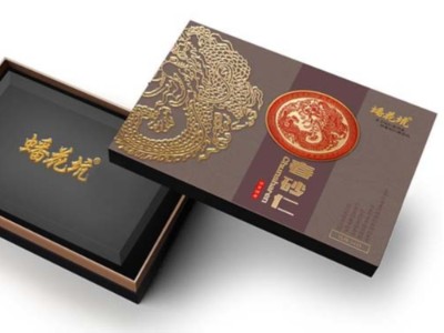 禮盒廠家搭配這樣的內(nèi)托，保健品包裝盒真上檔次
